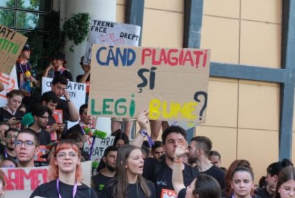 Zeci de studenţi au protestat, la Timișoara, faţă de proiectul noii Legi a Educaţiei. Studenții își doresc introducerea unor modificări propuse de ei