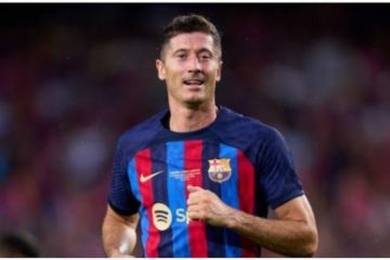 Fotbalistul Robert Lewandowski a fost jefuit în timp ce semna autografe, înaintea antrenamentului Barcelonei