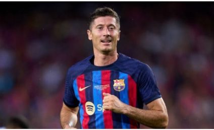 Fotbalistul Robert Lewandowski a fost jefuit în timp ce semna autografe, înaintea antrenamentului Barcelonei