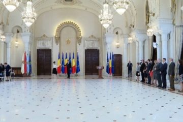 Specialişti din mai multe domenii, decoraţi de Iohannis pentru promovarea imaginii României în Marea Britanie