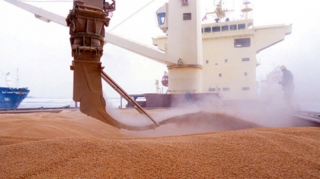 milioane-de-tone-de-cereale-ucrainene,-tranate-pe-dunare