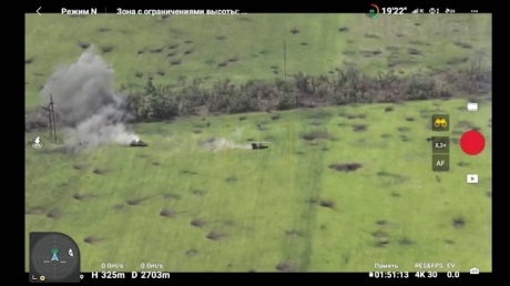 video-doua-tancuri-rusesti-explodeaza,-in-timp-ce-atacau-pozitii-ucrainene