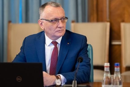 Sorin Cîmpeanu: Pentru prima dată au fost distribuite toate posturile alocate. Manualele şcolare sunt în şcoli în proporţie de 98%