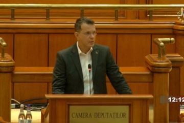 Deputații USR au depus moţiunea simplă împotriva ministrului Energiei. AUR anunţă că susţine demersul