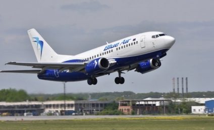 Peste 2.600 de solicitări de asistenţă ale românilor afectaţi de suspendarea zborurilor Blue Air