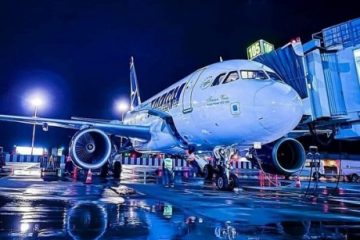 TAROM trimite sâmbătă alte două curse speciale pentru repatrierea cetăţenilor români abandonaţi de Blue Air