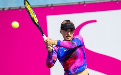 Tenis: Ana Bogdan s-a calificat în semifinalele turneului WTA de la Portoroz, după ce a învins-o pe favorita 2 a competiției. În turul următor o întâlnește pe campioana de la Wimbledon