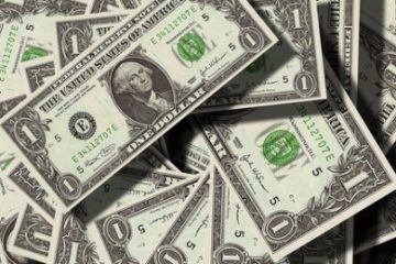Dolarul american a urcat la 5,11 lei, un nou maxim istoric