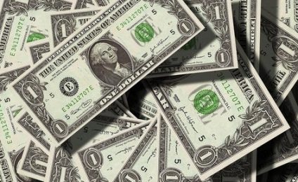 Dolarul american a urcat la 5,11 lei, un nou maxim istoric