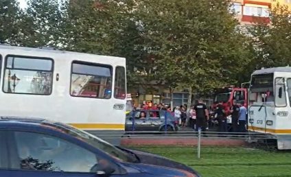 Două tramvaie s-au ciocnit pe Șoseaua Giurgiului, în Capitală. Două persoane, tranate la spital. STB anunță o comisie care va analiza ce s-a întâmplat
