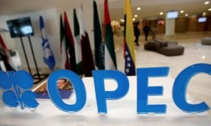 Grupul OPEC+ anunţă cea mai semnificativă reducere a producţiei de petrol din 2020