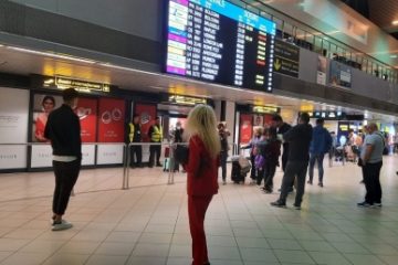 Lucrări de modernizare a zonelor de check-in, la aeroportul Henri Coandă, în următorii doi ani. Măsuri speciale pentru a evita supraaglomerarea. Pasagerii sunt sfătuiți să vină cu 3 ore înainte