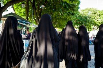 Elveţia va amenda cu 1.000 de euro persoanele care poartă burka în public