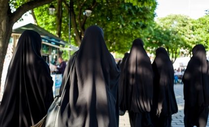 Elveţia va amenda cu 1.000 de euro persoanele care poartă burka în public