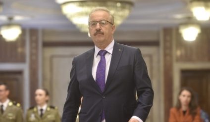 Întâlnire la Palatul Victoria. Premierul Nicolae Ciucă a discutat cu Vasile Dîncu despre calibrarea comunicării publice la MApN și reuniunea miniștrilor Apărării din cadrul NATO