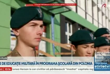 Toți elevii claselor a VIII-a și a IX-a din Polonia au început pregătirea militară în instituțiile de învățământ. Materia a făcut parte din programa școlară până acum 10 ani