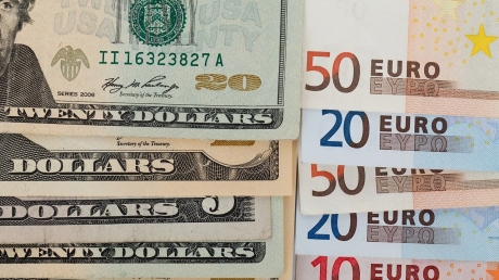 euro-valoreaza-mai-mult-de-un-dolar-pentru-prima-data-in-ultima-luna