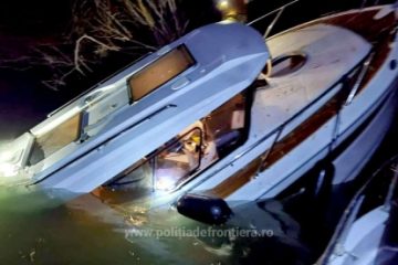 Trei turiști de pe o ambarcațiune care începuse să se scufunde, salvați la Chilia
