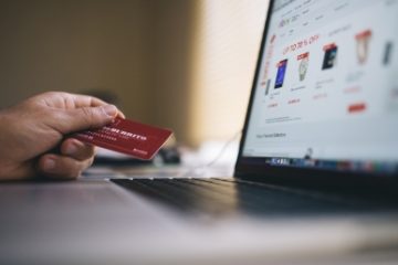 Recomandări ale Poliţiei pentru a fi evitate fraudele la cumpărături online de Black Friday
