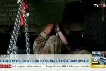 Exercițiu de încărcare și descărcare contracronometru a unor lansatoare HIMARS, efectuat de militarii români din baza Mihail Kogălniceanu