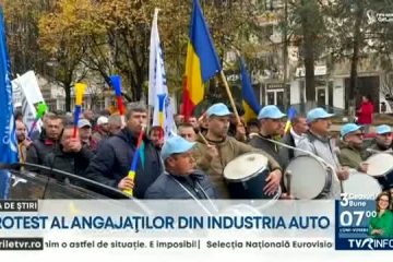 Protest al angajaților din industria auto, la Mioveni. Oamenii au cerut măsuri pentru protejarea locurilor de muncă