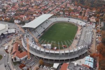 Stadionul Municipal din Sibiu va fi inaugurat la meciul FC Hermannstadt – Farul Constanţa, pe 10 decembrie. Modernizarea a costat aproape 30 de milioane de euro