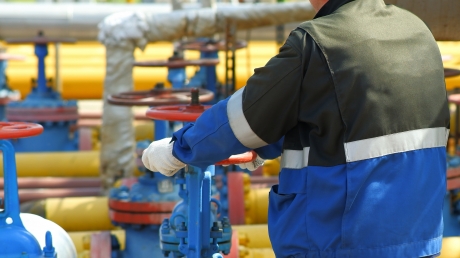 rusia-va-interzice-companiilor-sa-vanda-petrol-cu-mai-putin-de-60-de-dolari-barilul