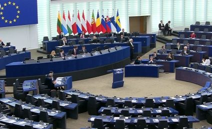 Reprezentanţii principalelor grupuri din Parlamentul European au condamnat vetoul dat împotriva aderării României şi Bulgariei la Schengen, într-o nouă dezbatere la Strasbourg: România și Bulgaria merită să fie în Schengen!