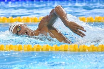 Înot: David Popovici, clasat pe patru în finala probei de 100 m liber la Mondialele în bazin scurt