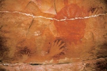 Artă rupestră sacră veche de 22.000 de ani din Australia, vandalizată. Comunitatea indigenă este îngrozită