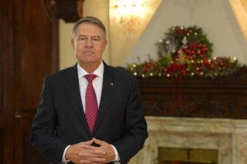 Klaus Iohannis: Spiritul acestor Sfinte Sărbători să ne lumineze sufletele. Doar uniţi suntem mai puternici