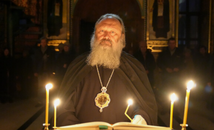 Autoritățíle de la Kiev cer Bisericii ortodoxe să se distanțeze de Moscova. ”Dacă nu aveţi relaţii cu Rusia, atunci spuneţi că Putin este Satana” | ”Vreţi să le luaţi oamenilor şi credinţa?”