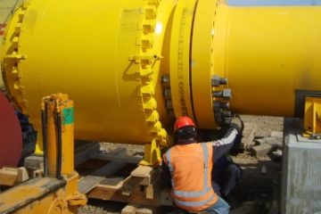 Noul proiect de suprataxare a sectorului de petrol şi gaze pune în pericol viitoarele investiţii pentru securitatea energetică a României, spun operatorii din industrie