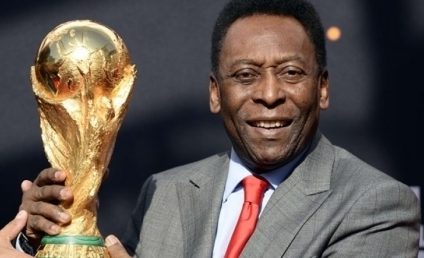 Lumea ului deplânge moartea legendarului Pele | „Unic, genial, tehnic, creativ, inegalabil. Cel mai bun din toate timpurile”, „Cel mai divin dintre fotbalişti şi cel mai vesel om”