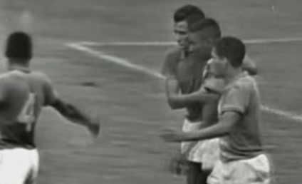 Kurt Hamrin, adversar al lui Pele în finala Cupei Mondiale din 1958: „Pentru mine, nu este nimeni mai mare decât el. Era un jucător unic, făcea ceva în plus de fiecare dată când se afla la minge”