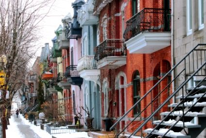 Canada: Cetăţenii străini nu vor mai putea cumpăra locuinţe până în 2025