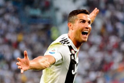 Cristiano Ronaldo îl devansează pe Lionel Messi în topul celor mai bine plătiţi ivi ai planetei