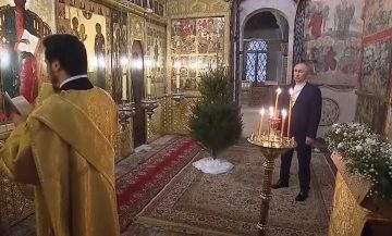Rusia: Preşedintele Putin a participat singur la slujba de Crăciun la Kremlin