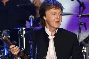 Paul McCartney, ”aproape să fie călcat” de o maşină pe faimoasa trecere de pietoni de pe Abbey Road