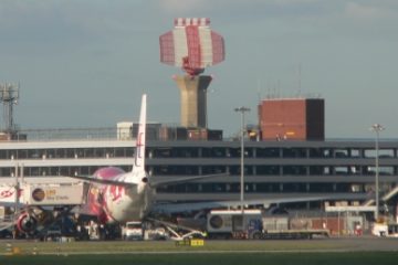 Poliţia britanică a deschis o anchetă după descoperirea unui colet suspect conţinând uraniu, pe aeroportul Heathrow