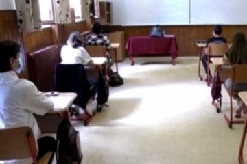 Elevii se opun „cu fermitate” admiterii în liceu în mod descentralizat