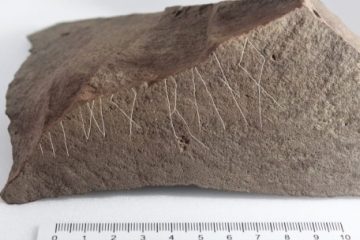 Cea mai veche piatră runică datată din lume a fost descoperită în Norvegia, cu o inscripție misterioasă
