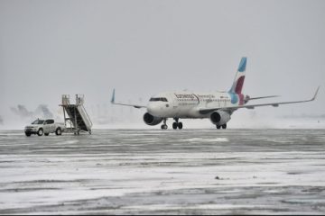 Traficul aerian pe Aeroportul Internaţional Henri Coandă din Bucureşti se desfăşoară în condiţii de iarnă. Unele zboruri pot înregistra întârzieri. Informaţii în timp real pe www.cnab.ro