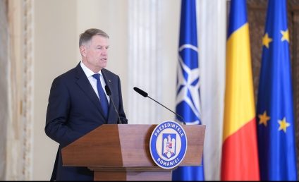 Şeful Statului Major al Apărării din Canada, decorat de preşedintele Iohannis