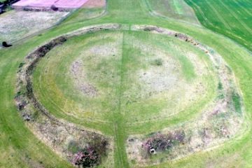 Monumentele preistorice numite „Stonehenge-ul nordului” vor fi scoase din registrul de patrimoniu în pericol al Angliei