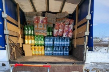 Un tran cu patru tone de alimente, apă şi haine a plecat din județul Covasna spre zonele afectate din Turcia