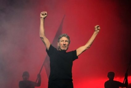 Un textier al formației Pink Floyd susține că Roger Waters este un „apologet al lui Putin” și îl acuză de antisemitism