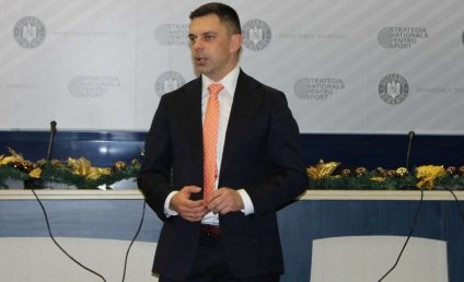 Plângere penală pe numele ministrului ului, Eduard Novak, pentru abuz în serviciu, făcută de federaţia de hochei