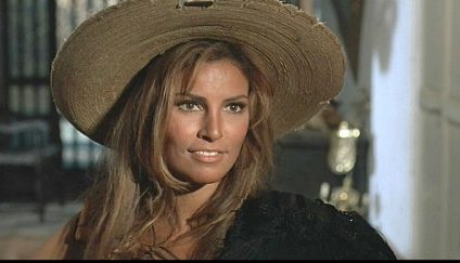 Raquel Welch, o personalitate puternică, cu un talent pentru comedie rar exploatat