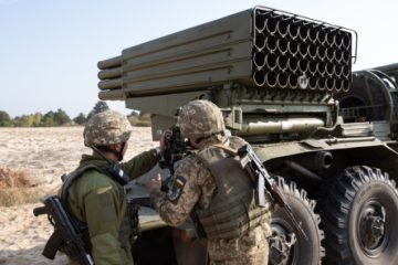 Armata americană deblochează aproape un miliard de dolari pentru aprovizionarea Ucrainei cu muniţie de artilerie